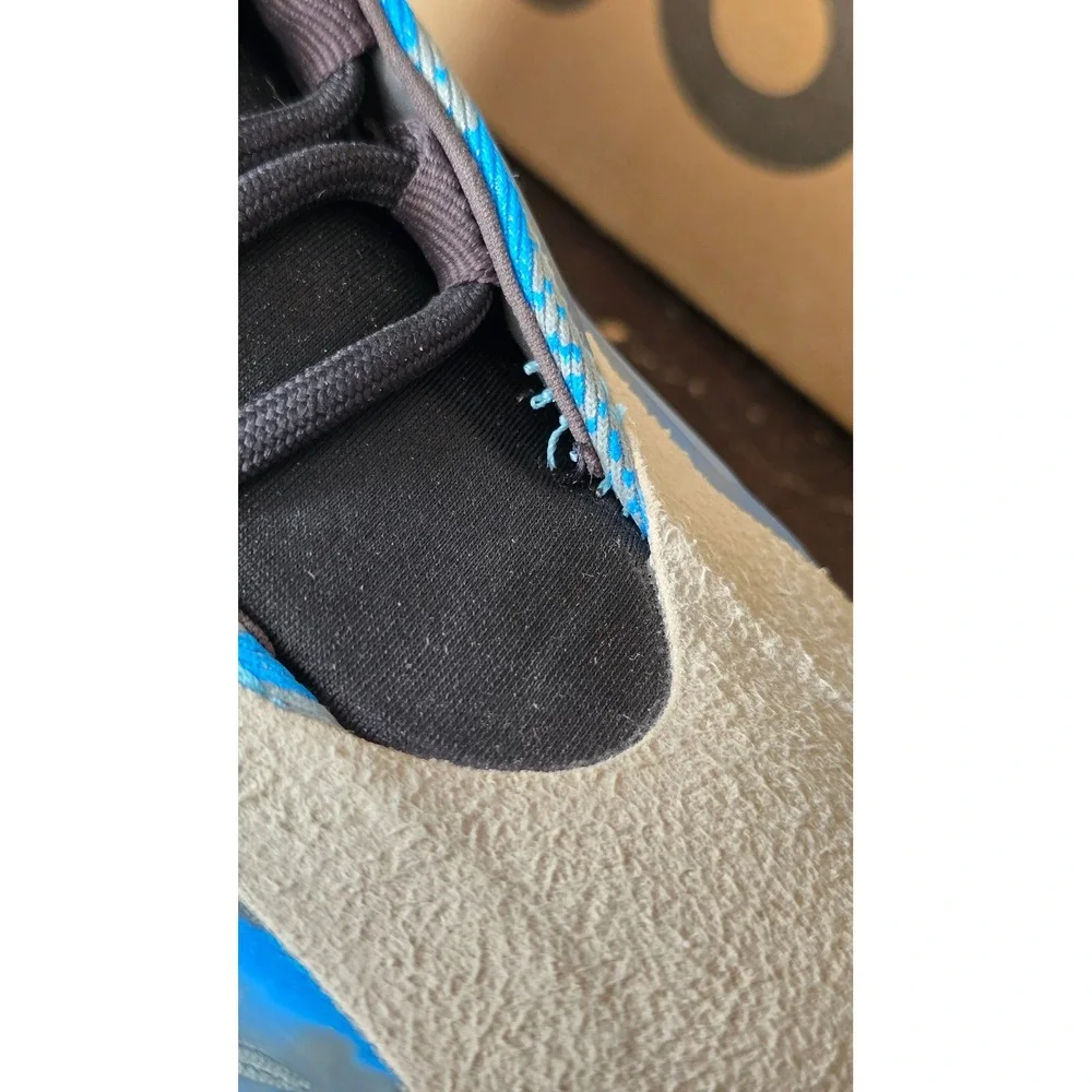 Adidas‎ Yeezy QNTM Sz 6 Teal Blue Sneakers Athletic Lifestyle Shoes small flaw